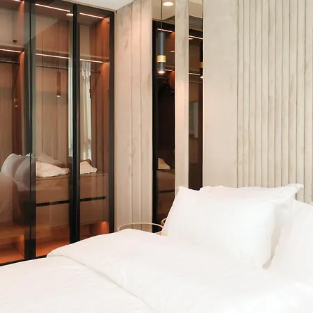 Meridian Luxury شقة *