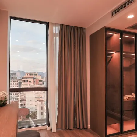 Meridian Luxury * شكودر